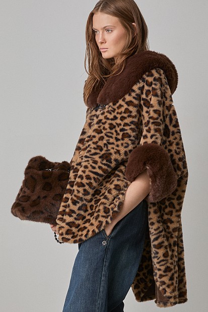 Leopard printed cape with faux fur