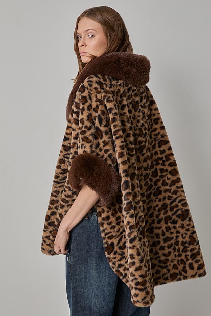 Leopard printed cape with faux fur
