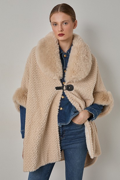Cape with faux fur