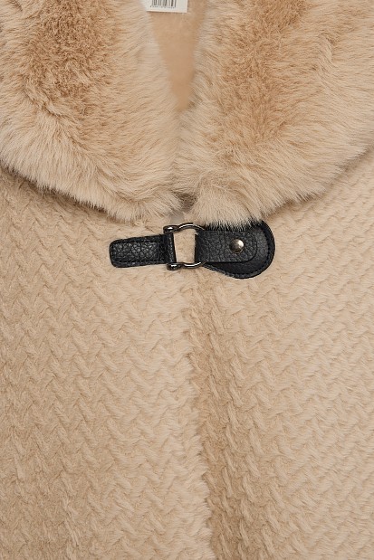 Cape with faux fur