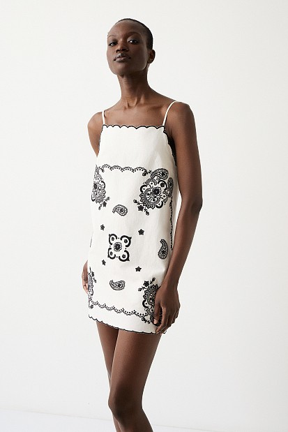 Vestido mini bordado