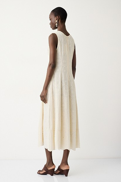 Vestido midi bordado