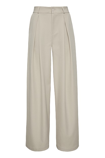 Trousers with pleats