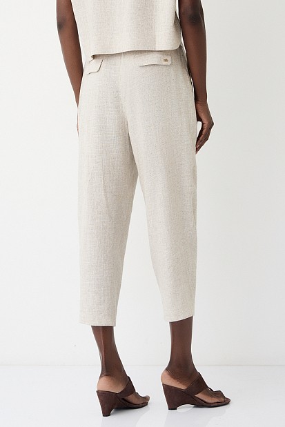 Tailored trousers with a decorative belt