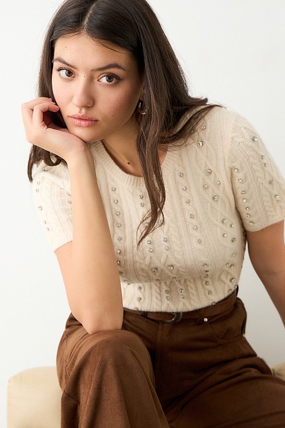 Short sleeves sweater with rhinestones
