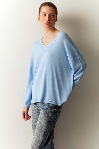 V neck sweater