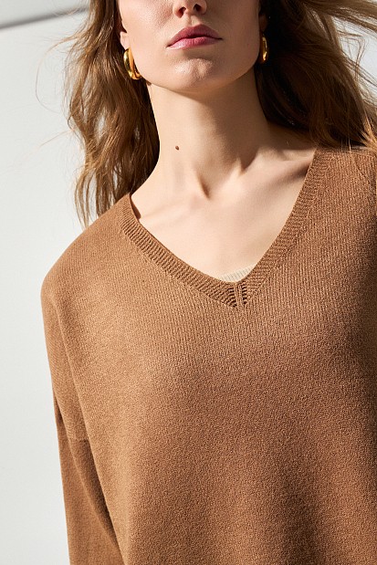 Pulover din tricot cu decolteu în V