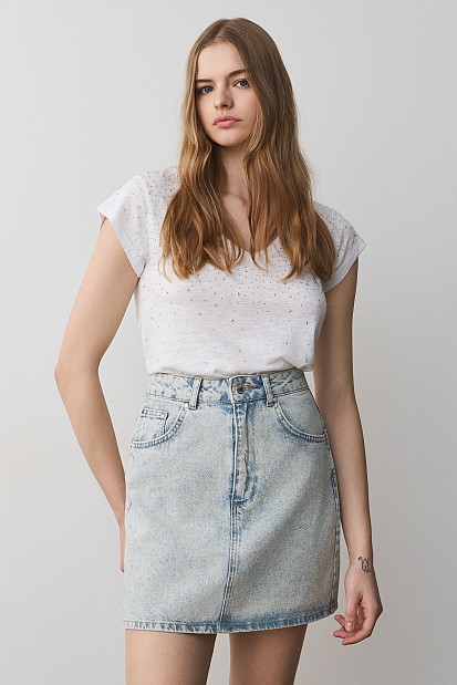 V-neck t-shirt with rhinestones