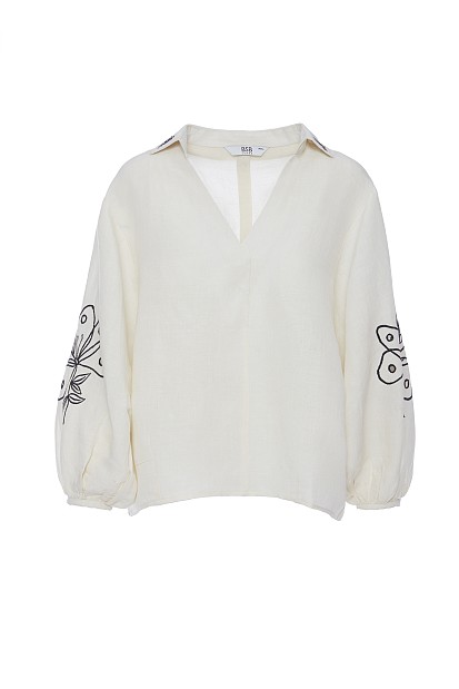 Blusa con detalles bordados