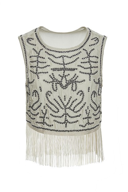 Sleeveless crop top with fringes