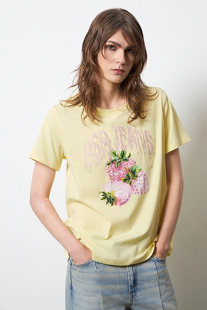 T-shirt με κεντητό τύπωμα