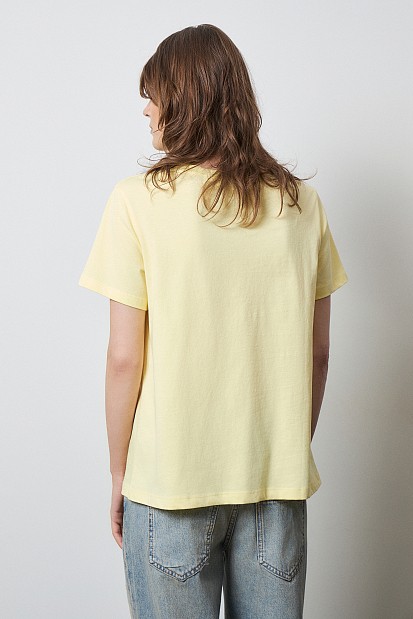 T-shirt με κεντητό τύπωμα