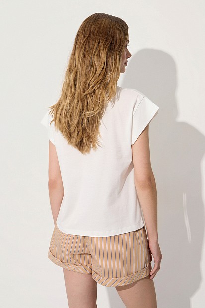 Embroidered blouse with short sleeves