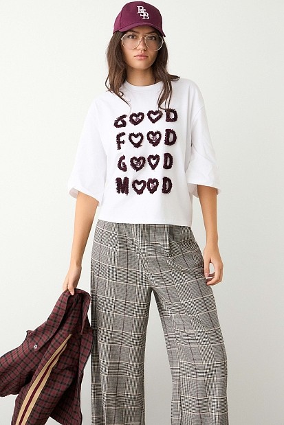 T-shirt with embossed print