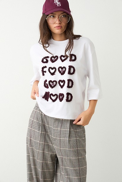 T-shirt with embossed print