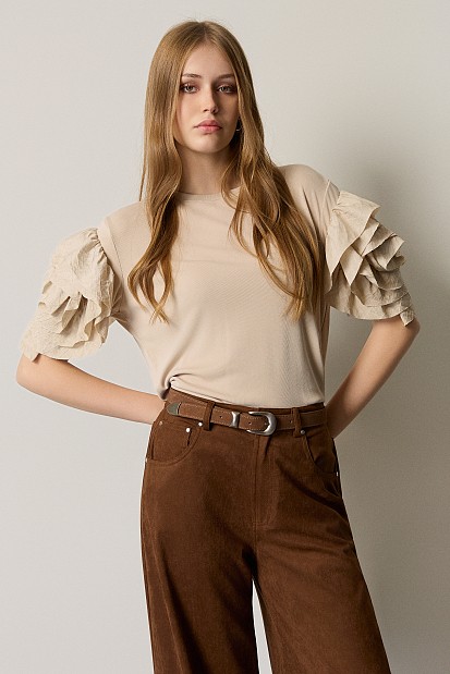 Short sleeves blouse with ruffles