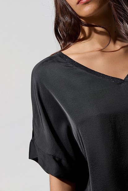 Blusa satinada cuello lurex