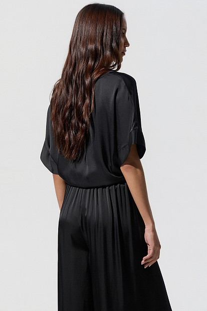 Blusa satinada cuello lurex