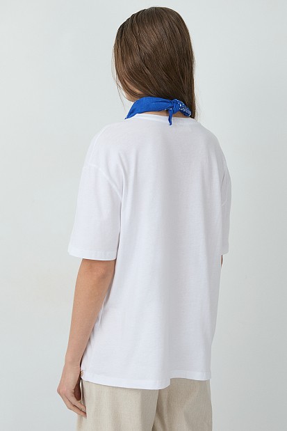 T-shirt με τύπωμα και φουλάρι