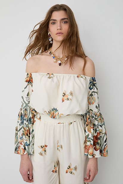 Off-shoulders printed crop top