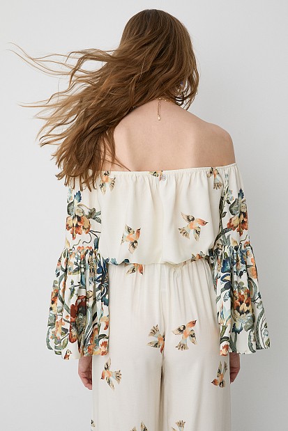 Off-shoulders printed crop top