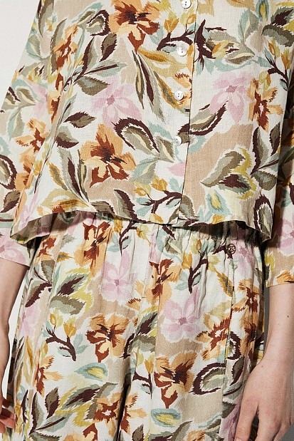 Blusa floral de lino con mangas 3/4