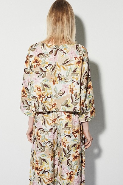 Blusa floral de lino con mangas 3/4