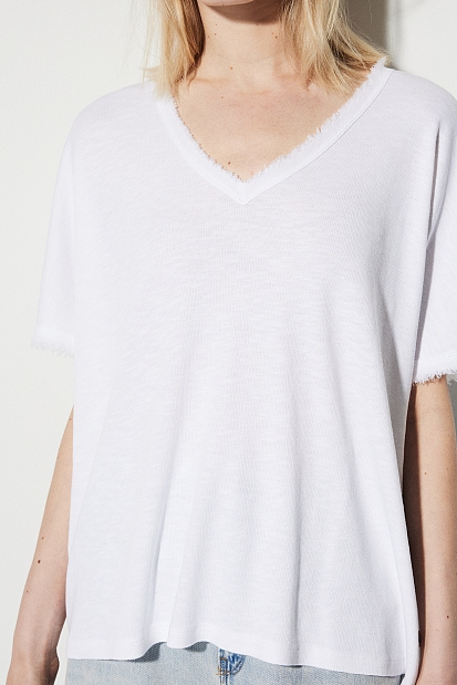 Basic oversized V-neck top