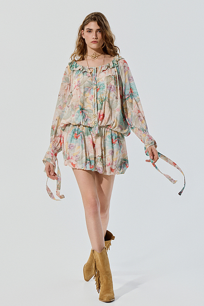 Rochie scurtă cu print floral și volane