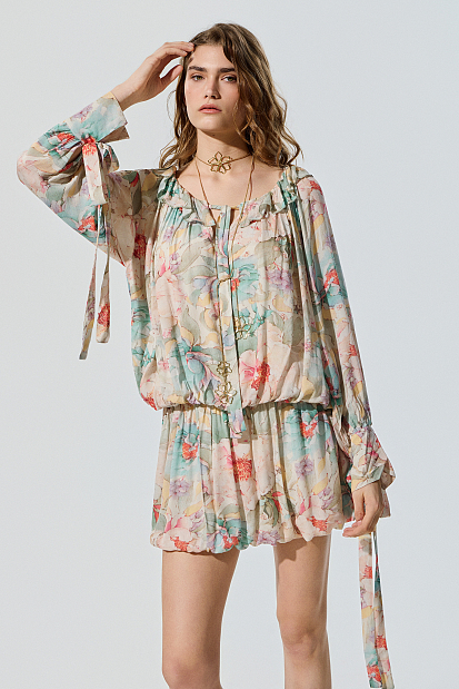 Rochie scurtă cu print floral și volane