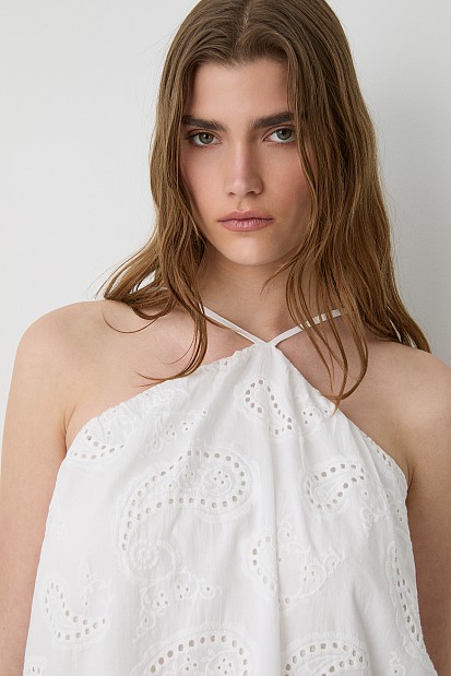 Rochie scurtă cu broderie