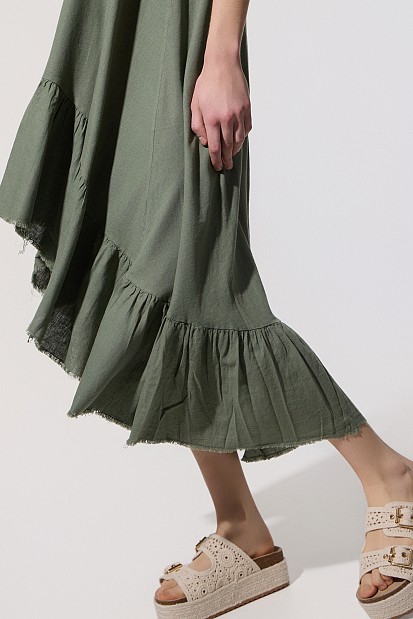 Maxi dress with an asymmetric hem and ruffles