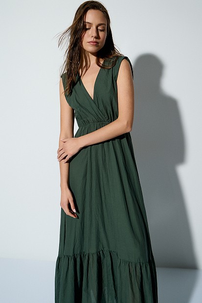 Maxi dress with ruffles