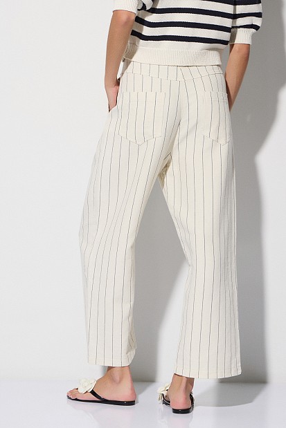 High-waisted striped cropped trousers