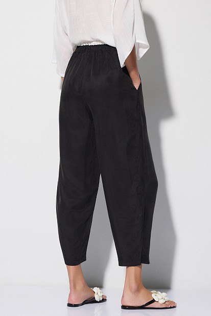 Cropped high-waisted pants