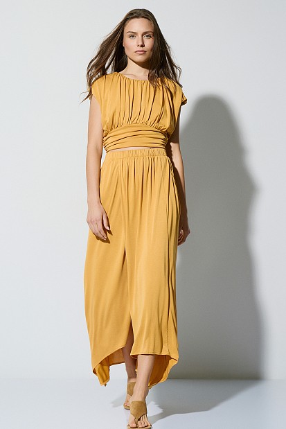 Midi asymmetric gathered skirt