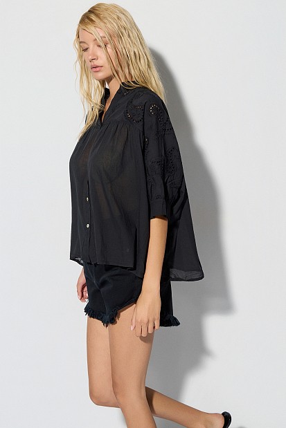 Shirt with broderie details