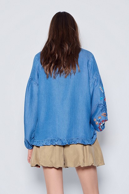 Blouse with embroidered details