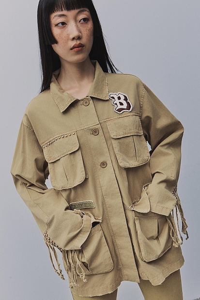 Chaqueta estampado tachuelas