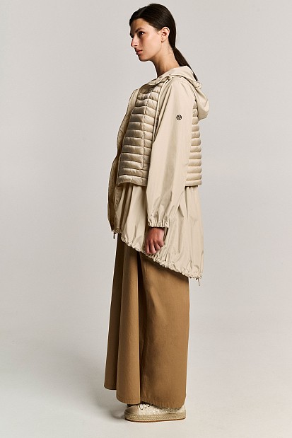 Puffer jacket with fabric combination