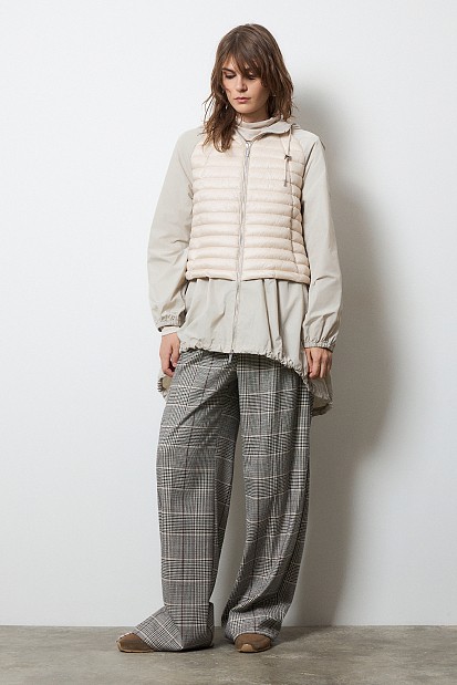 Puffer jacket with fabric combination