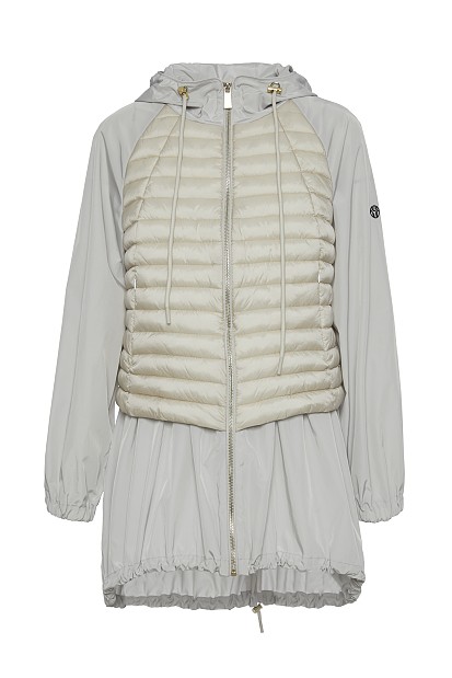 Puffer jacket with fabric combination