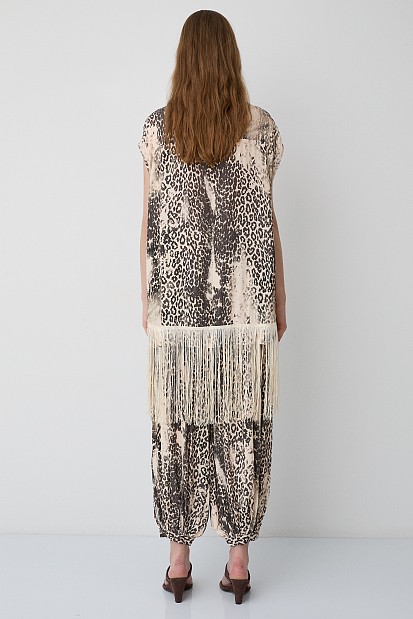 Túnica con estampado animal y detalles de flecos