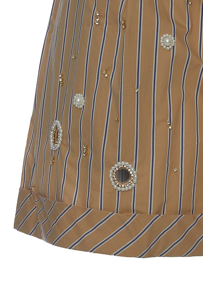 Shorts with decorated details