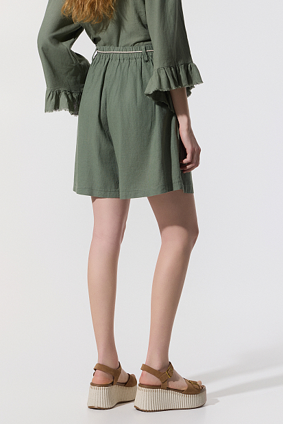 High-waisted linen-look shorts