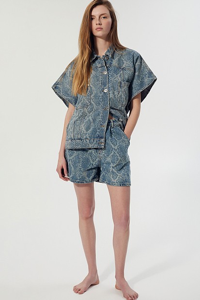 Kiala shorts with snake print