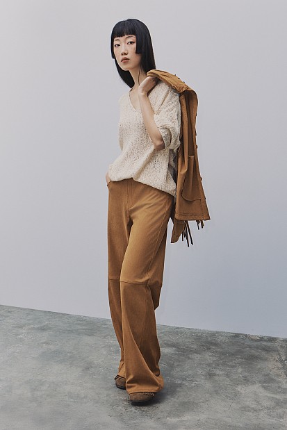 V sweater with 3/4 sleeves