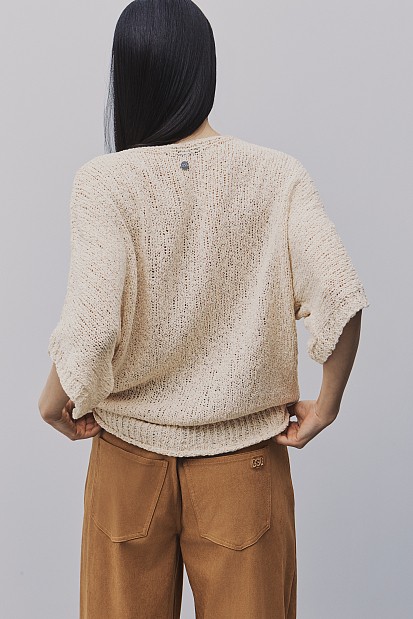 V sweater with 3/4 sleeves
