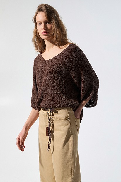 V sweater with 3/4 sleeves