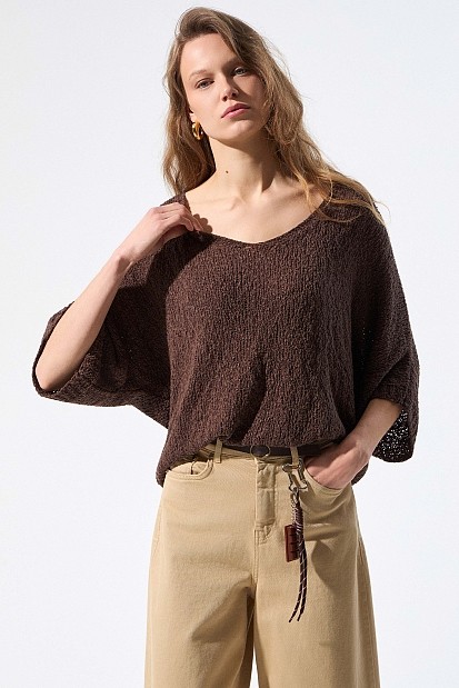 V sweater with 3/4 sleeves